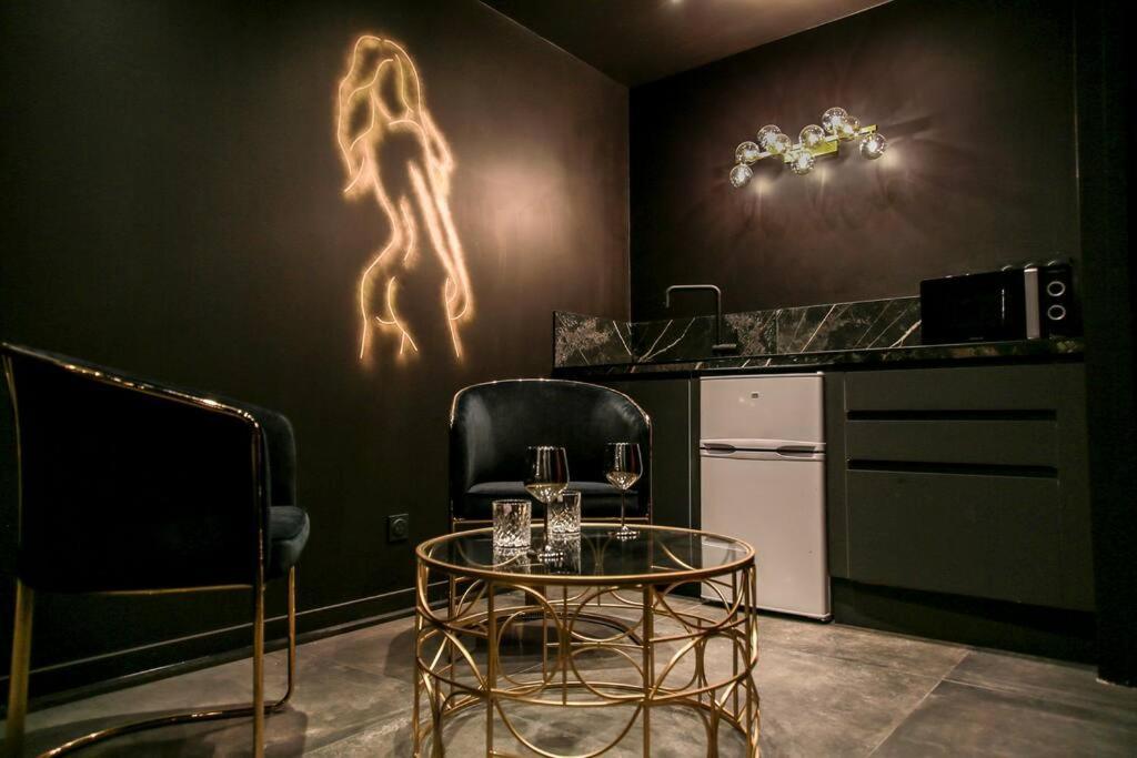 Loveroom, Luxe & Plaisir *