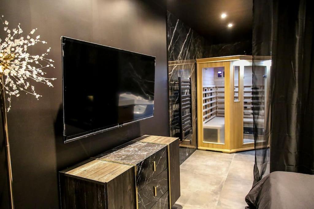 Loveroom, Luxe & Plaisir *